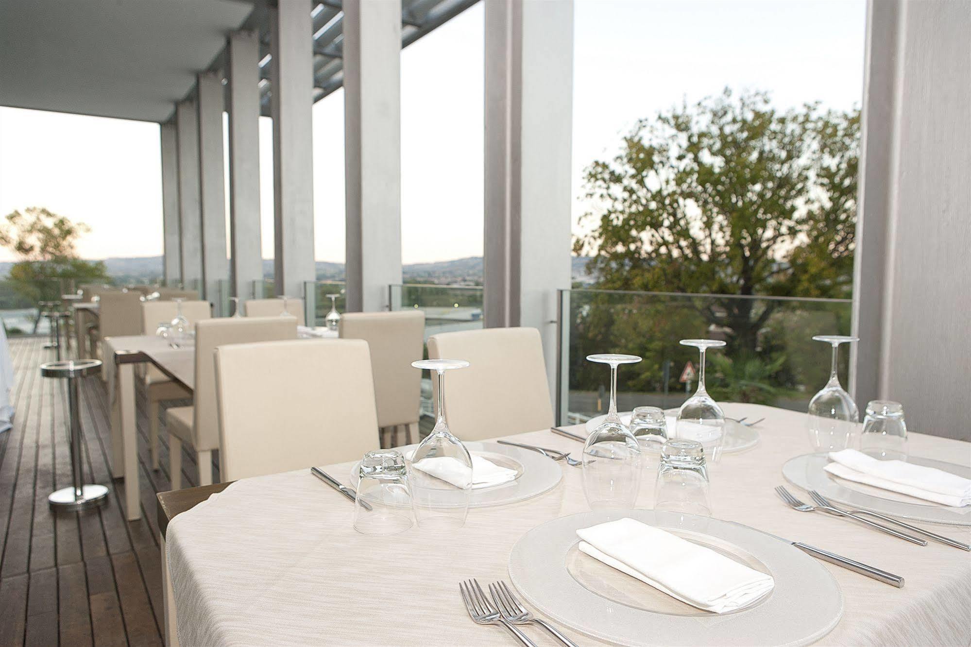 Hotel Horizon มอนเตกรานาโร ภายนอก รูปภาพ